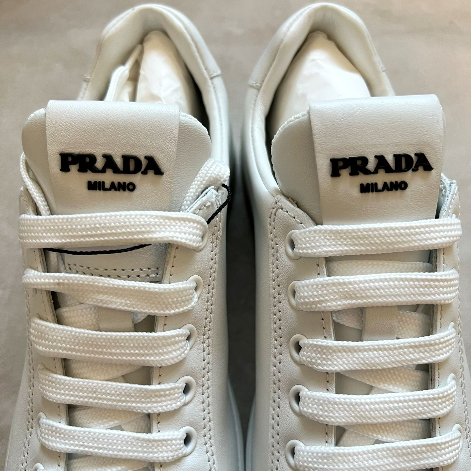 60％OFF 【新品未使用】PRADA Yahoo!オークション プラダ ウールスラックス メンズスニーカー（26.5㎝） ボタンフライ 靴