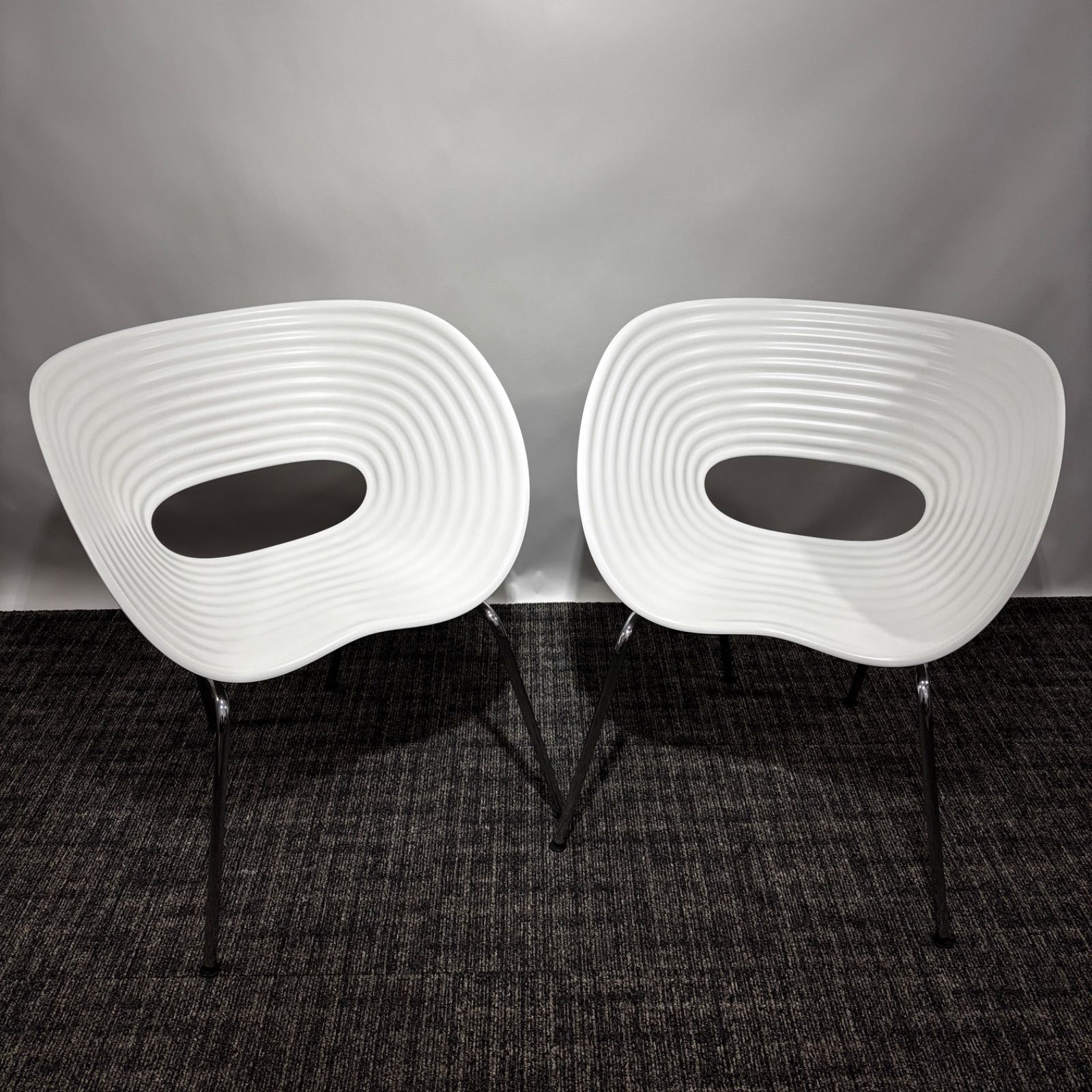 2脚セット Vitra ヴィトラ Tom Vac トムバックチェア ホワイト|スタッキングチェア|デザイナーズ家具|Ron Arad | ロン アラッド