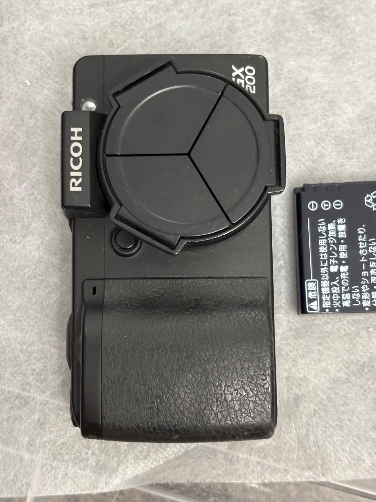 カメラ RICOH GX200 デジカメ 8221