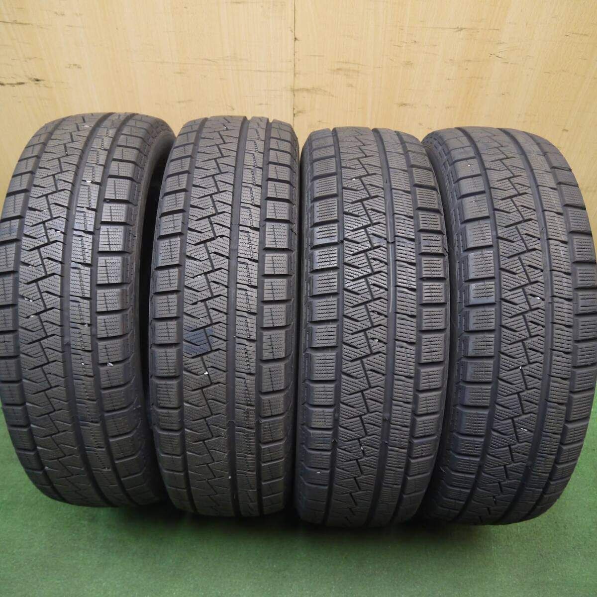 限定 バリ溝 19年 9.5分以上 スタッドレス 175 65R15 ピレリ アイスアシンメトリコ タイヤ アクア ヴィッツ 等 3083006Hスタ