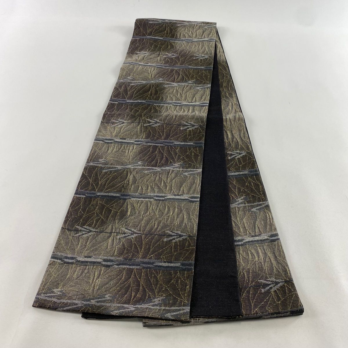 美品】 袋帯 名品 幾何学模様 金糸 箔 茶紫 六通 正絹 【中古】 - メルカリ