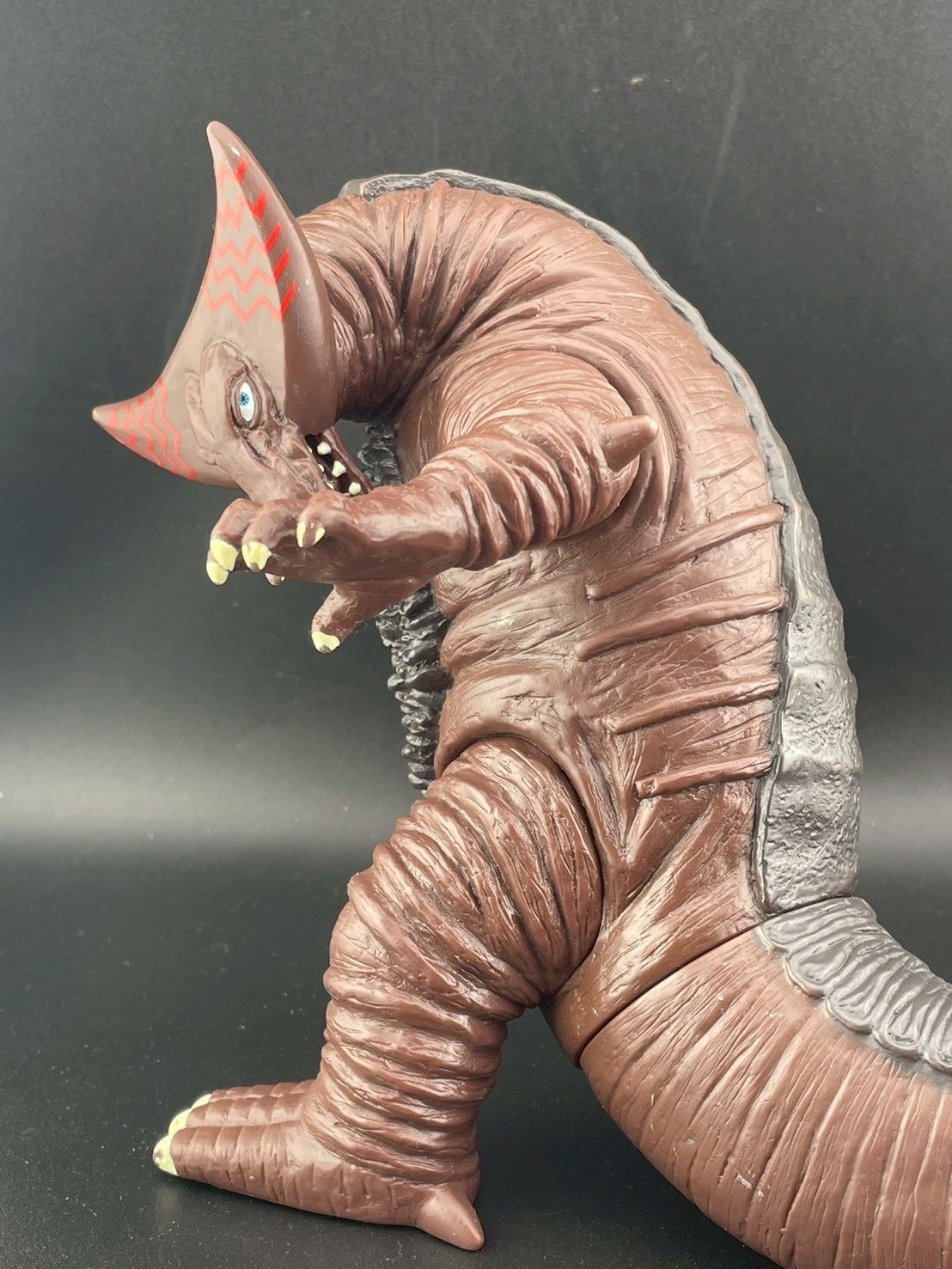 【中古品】ゴモラ　茶色　ウルトラマン　　円谷プロ　怪獣　ソフビ　フィギュア　組立 中古品】ゴモラ 茶色 ウルトラマン 円谷プロ 怪獣 ソフビ フィギュア