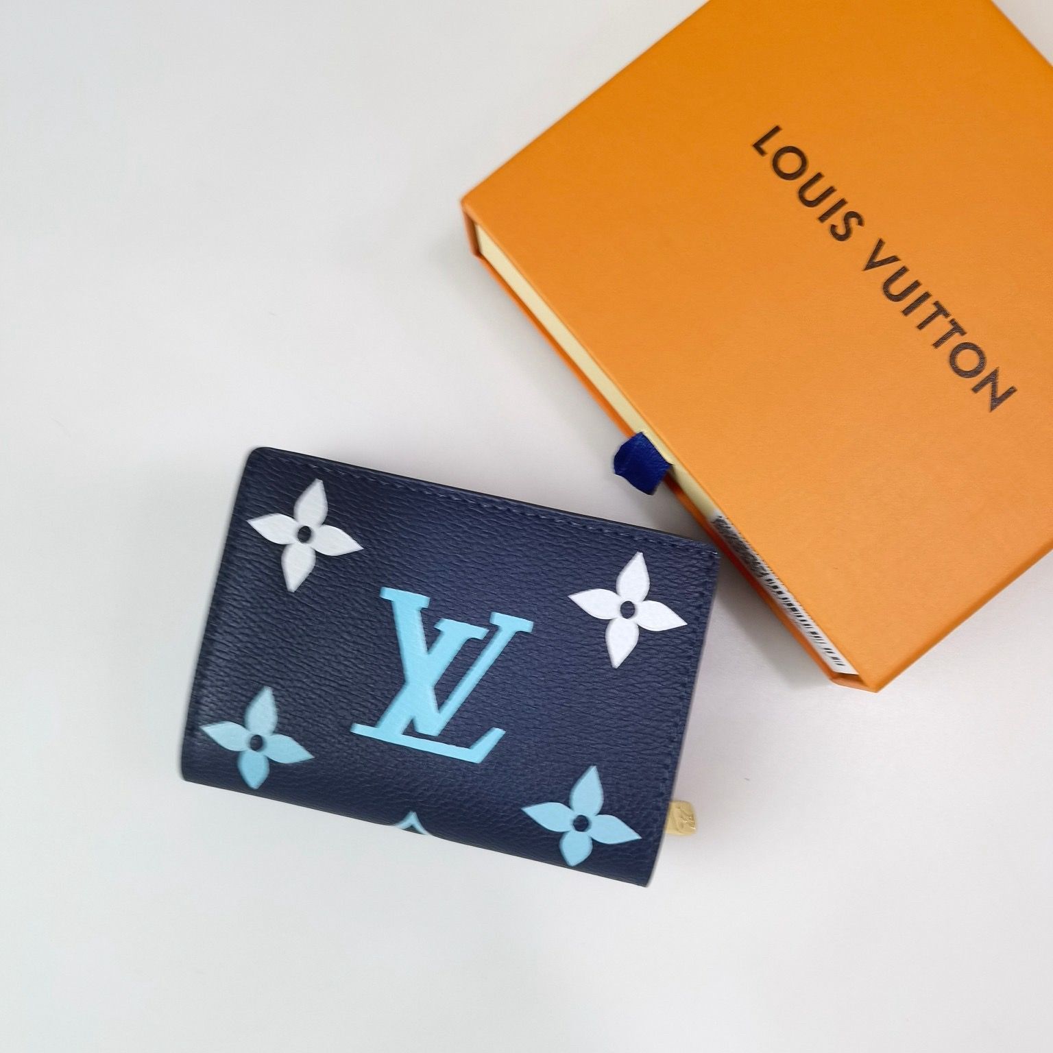 新品Louis Vuitton ルイヴィトン 二つ折り財布