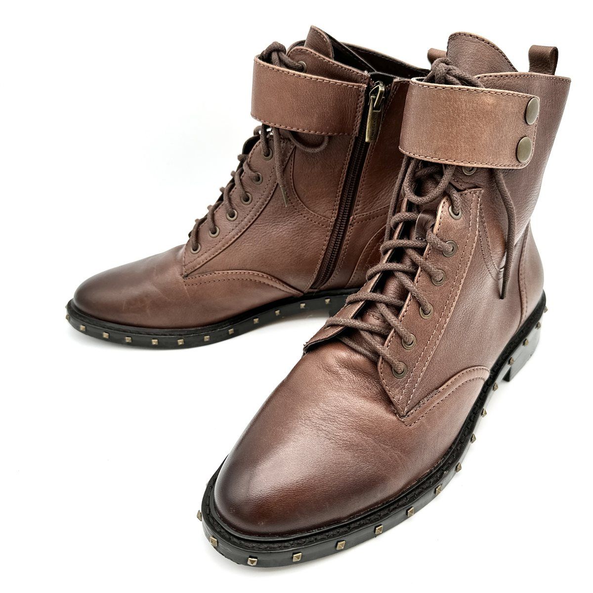 VINCE CAMUTO ショートブーツ 本革 スタッズ サイドシップ VINCE CAMUTO ショートブーツ 本革 スタッズ サイドシップ