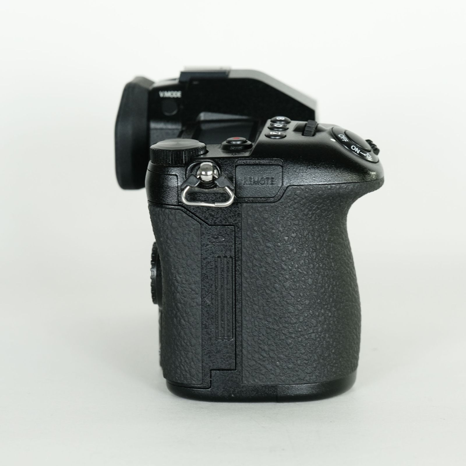 ｜シャッター数9 050回｜バッテリーグリップ付