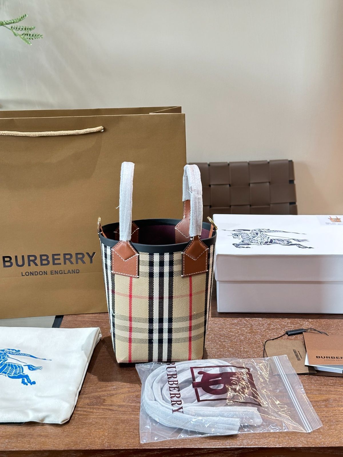 mini　Burberry London 9サイズ　(Mサイズ) mini様専用 Burberry London 9サイズ (Mサイズ)