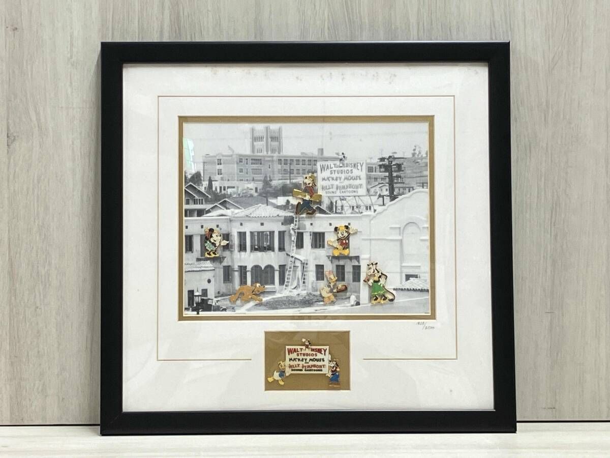 SALE，定番人気 ジャンク Disney 額入り　ピンバッジ　1828/2500  額縁サイズ約50cm×47.5cm ピンズ・ピンバッジ・缶バッジ