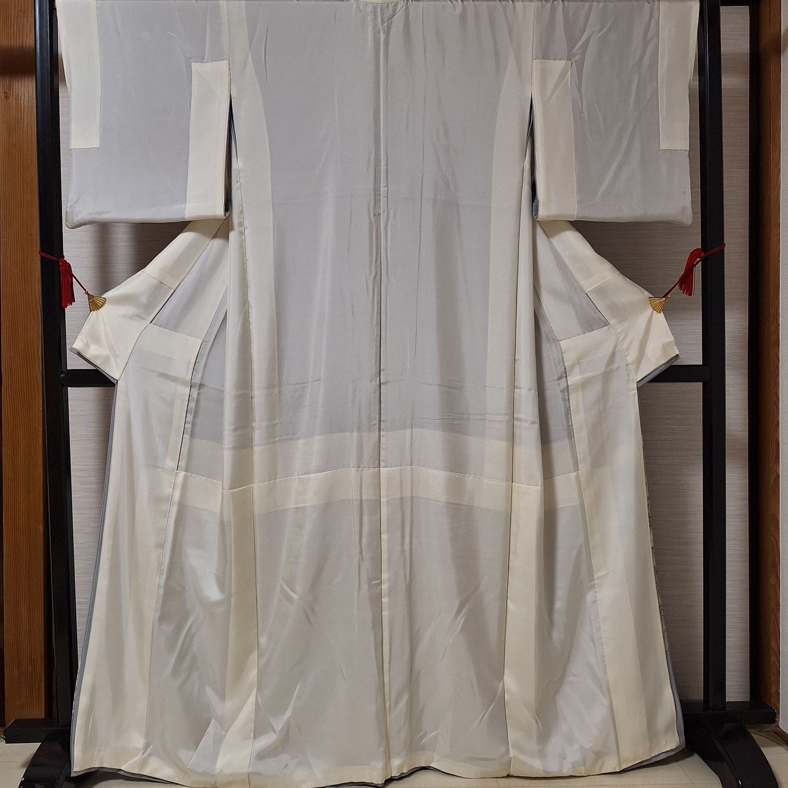 グレー地に山里の風景 ほ19E07