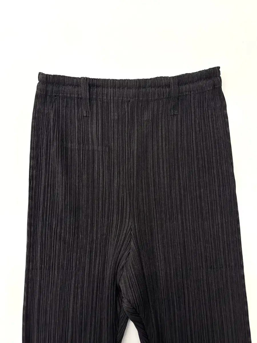 イッセイミヤケ パンツ プリーツ 無地 M イッセイミヤケ ISSEY MIYAKE パンツ ロングパンツ ワイドパンツ