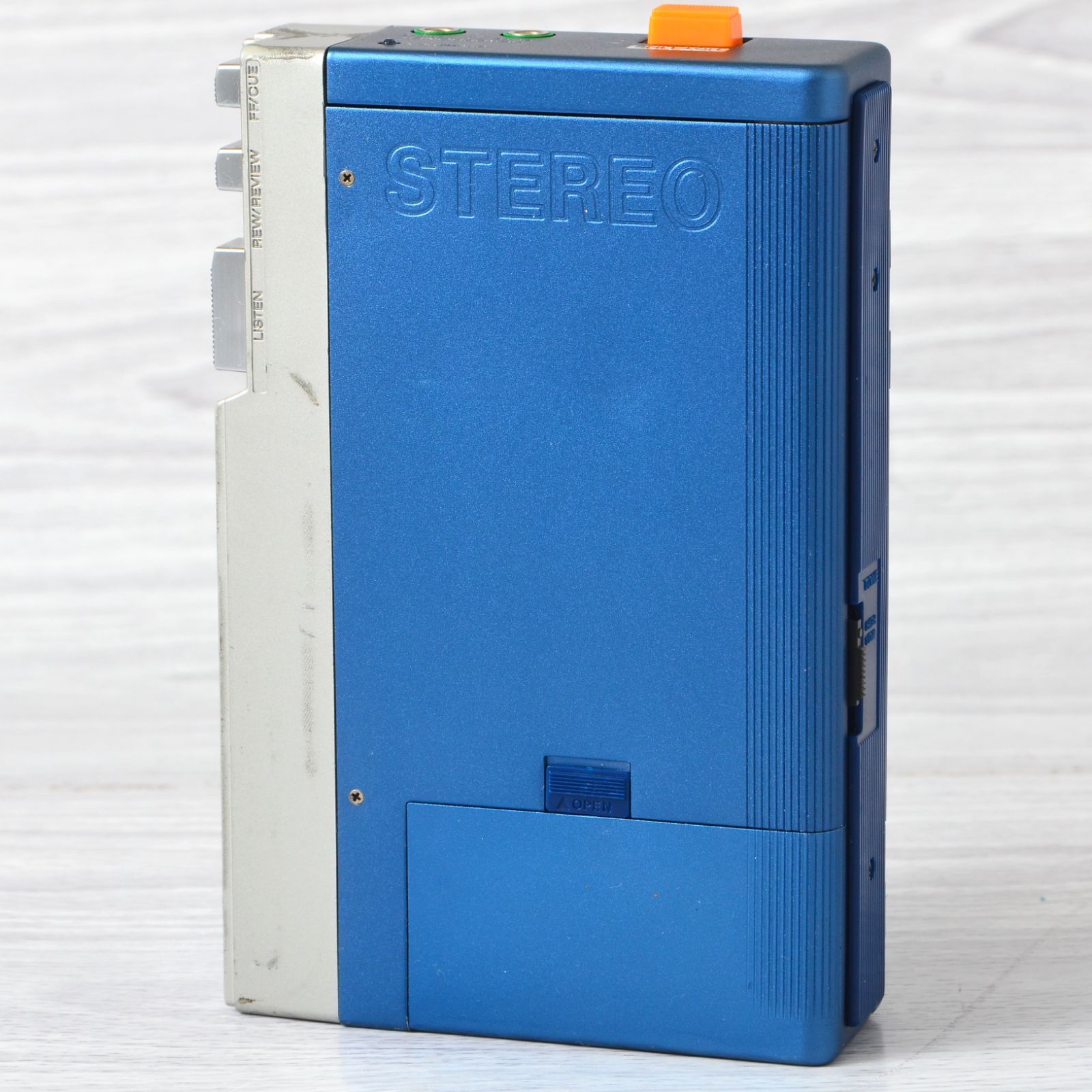 SONY 初代WALKMAN TPS-L2 GUYS & DOLLS カセットウォークマン