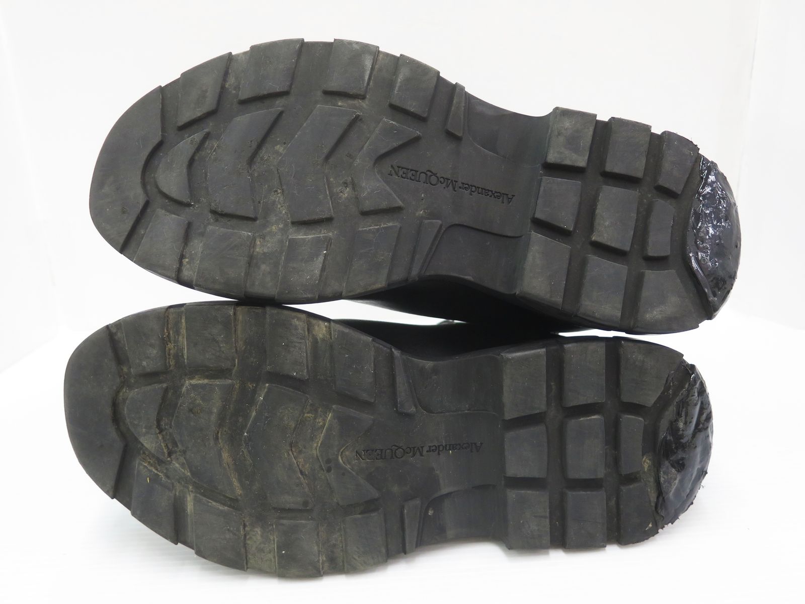610814 Tread
