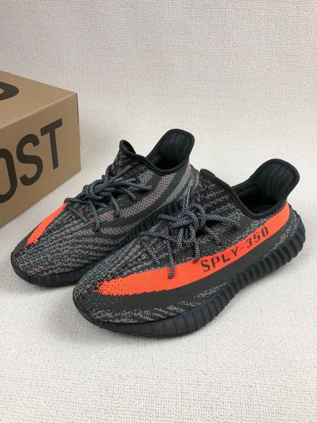 新品✨未使用❣️ 箱付 ✨adidas Yeezy Boost 350 V2 男女兼用