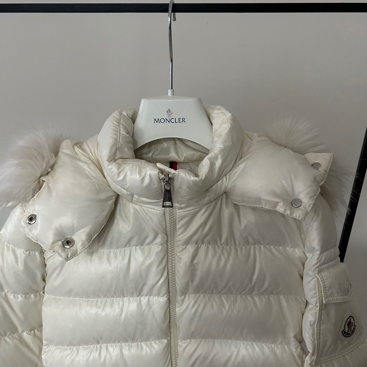 新品同様★ モンクレール　2023 レディース　メンズ　ホワイト　サイズ L NEW MONCLER 2023 Women's Cavettaz Long Down Jacket Puffer