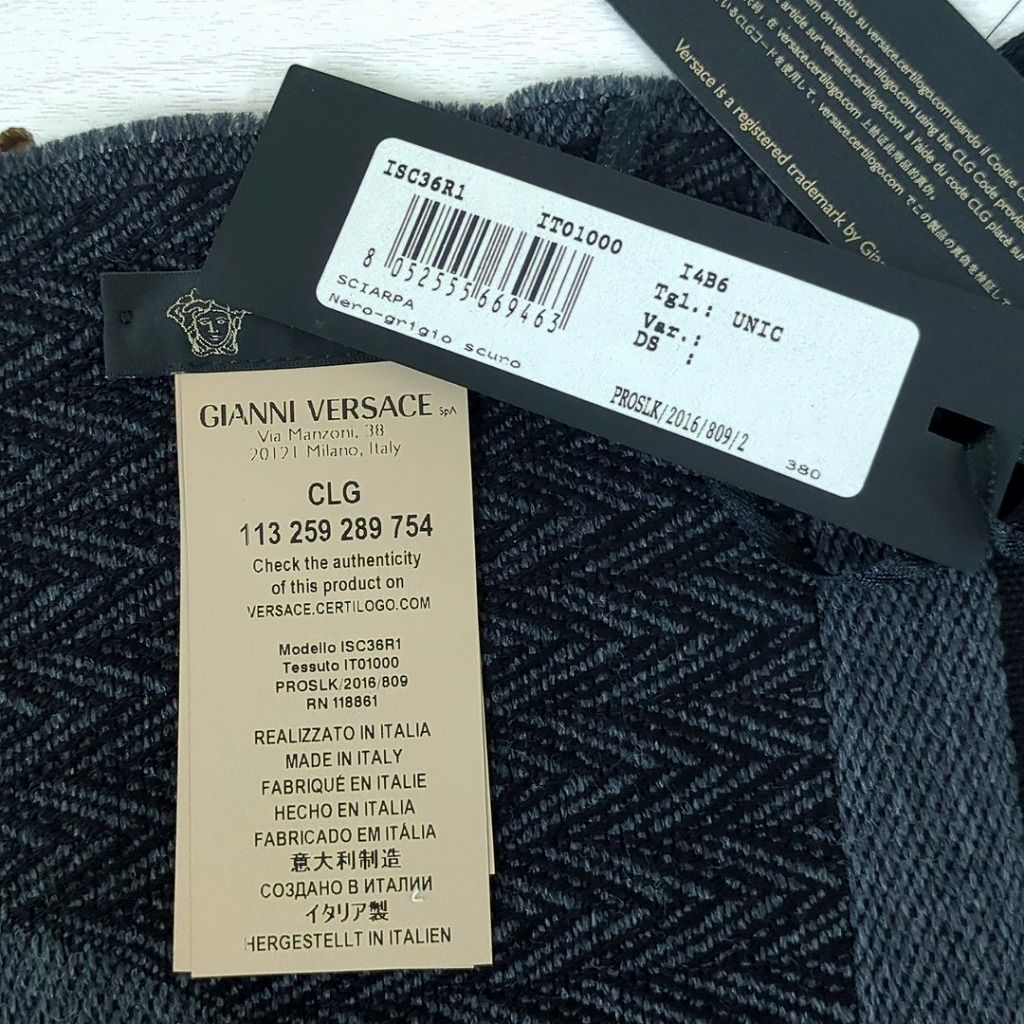ジャンニヴェルサーチ GIANNIVERSACE メドゥーサウールマフラー ジャンニヴェルサーチ GIANNIVERSACE メドゥーサウールマフラー