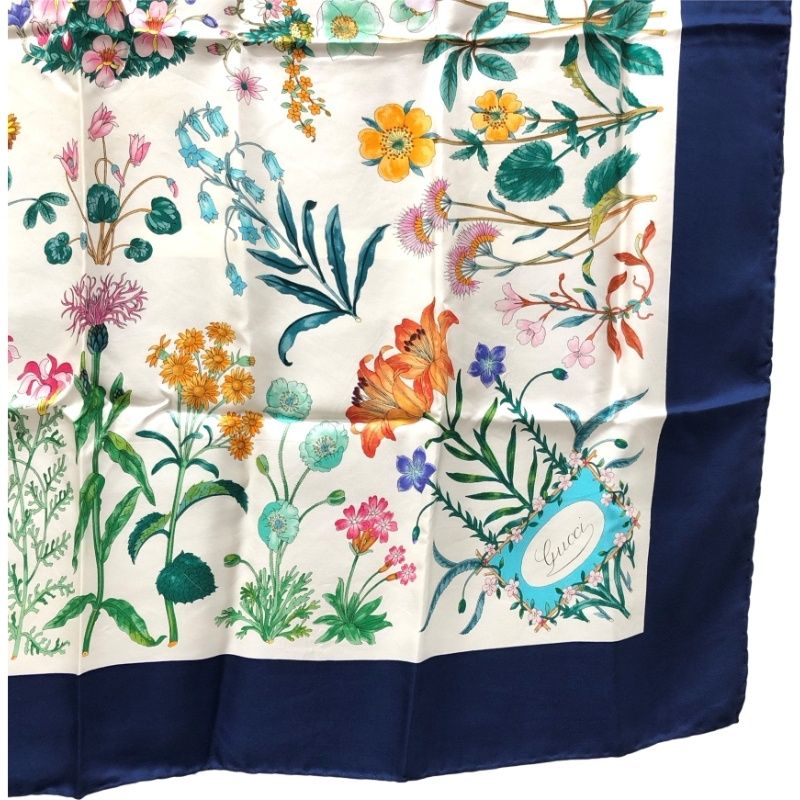 GUCCI - GUCCI グッチ スカーフ 花柄 ネイビー×ホワイト V