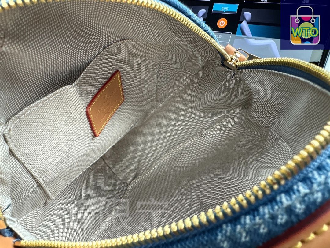 ルイヴィトンのショルダーバッグには 財布
