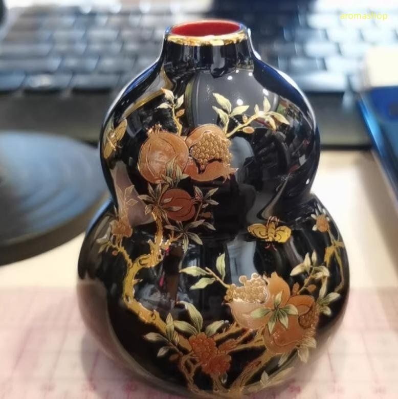 送料無料！極美品 纏枝蓮 花紋 花瓶 ひょうたん花瓶 花柄 陶磁器