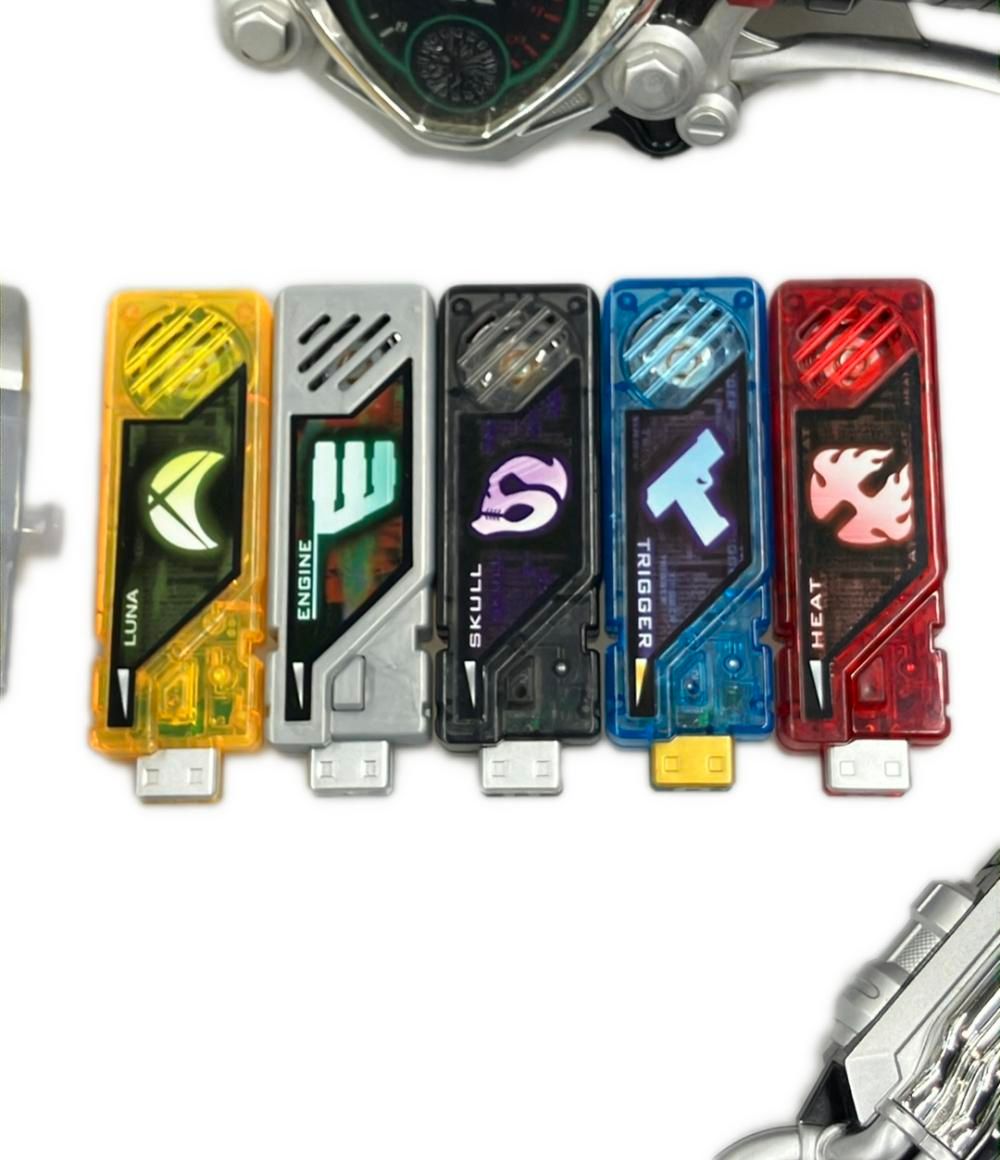 【中古】 仮面ライダーW 変身玩具 まとめ売りセット DXトリガーマグナム&エンジンブレード 他 バンダイ 仮面ライダーW 変身玩具 まとめ売りセット DXトリガーマグナム