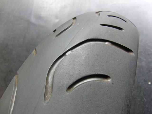 ブリヂストン T30 160/70ZR17 MM384(に611）