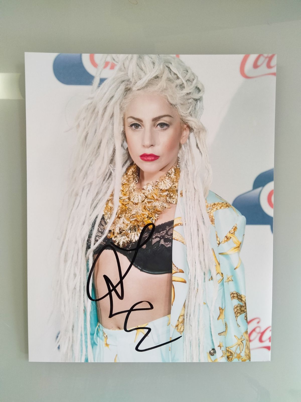 レディー・ガガ直筆サイン入り超大型写真…Lady Gaga…⑥タレントグッズ
