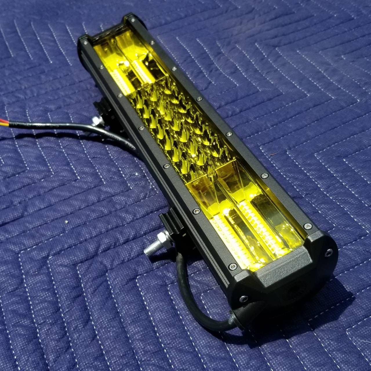 LEDワークライト 汎用フォグランプ イエロー 黄色 作業灯 防水 216w