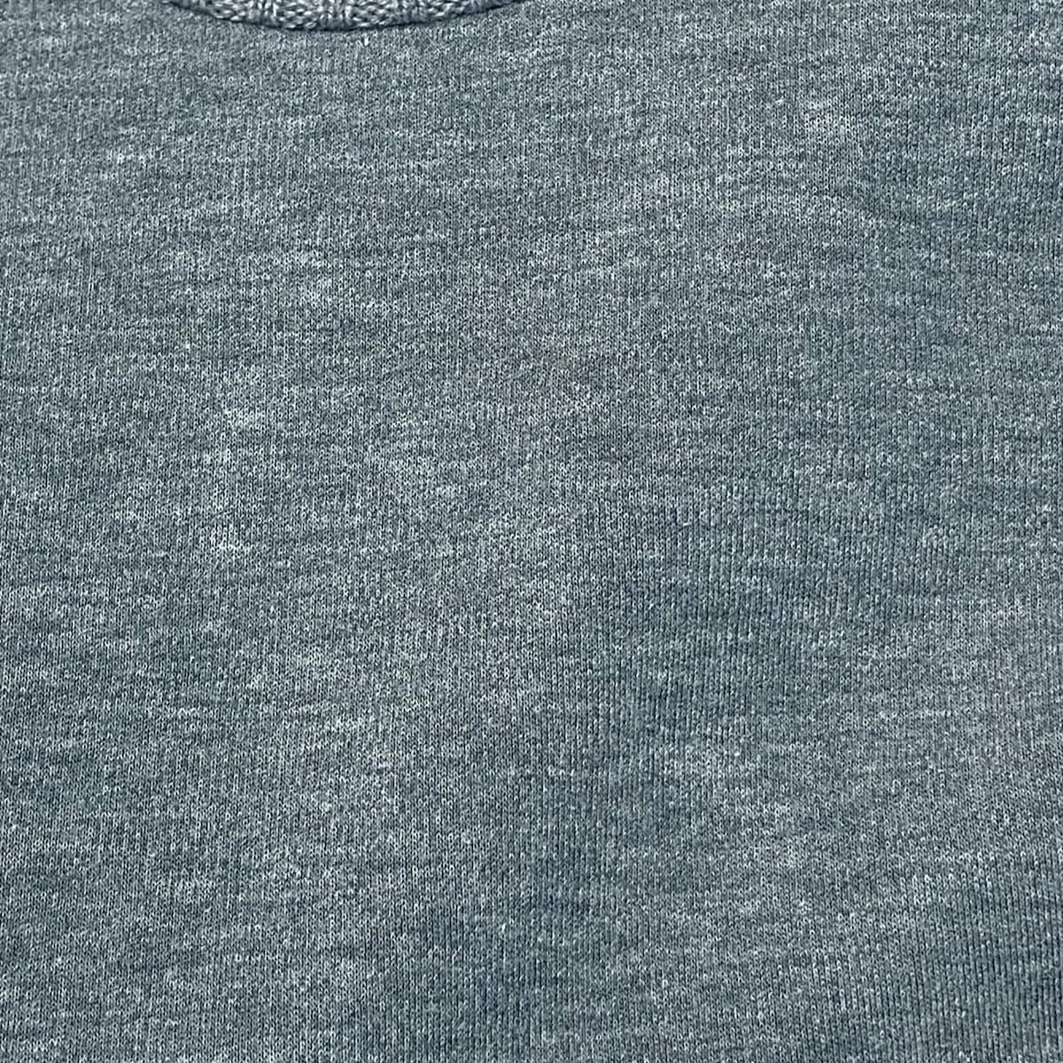 グレー タートルネック