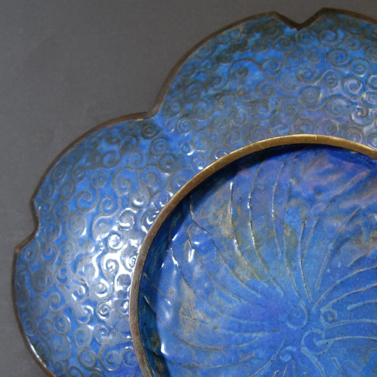 尾張七宝花鳥図飾り皿 [B25295] 七宝 【 桜花形 花鳥図 七宝皿 】有線七宝 飾皿 骨董 古美術