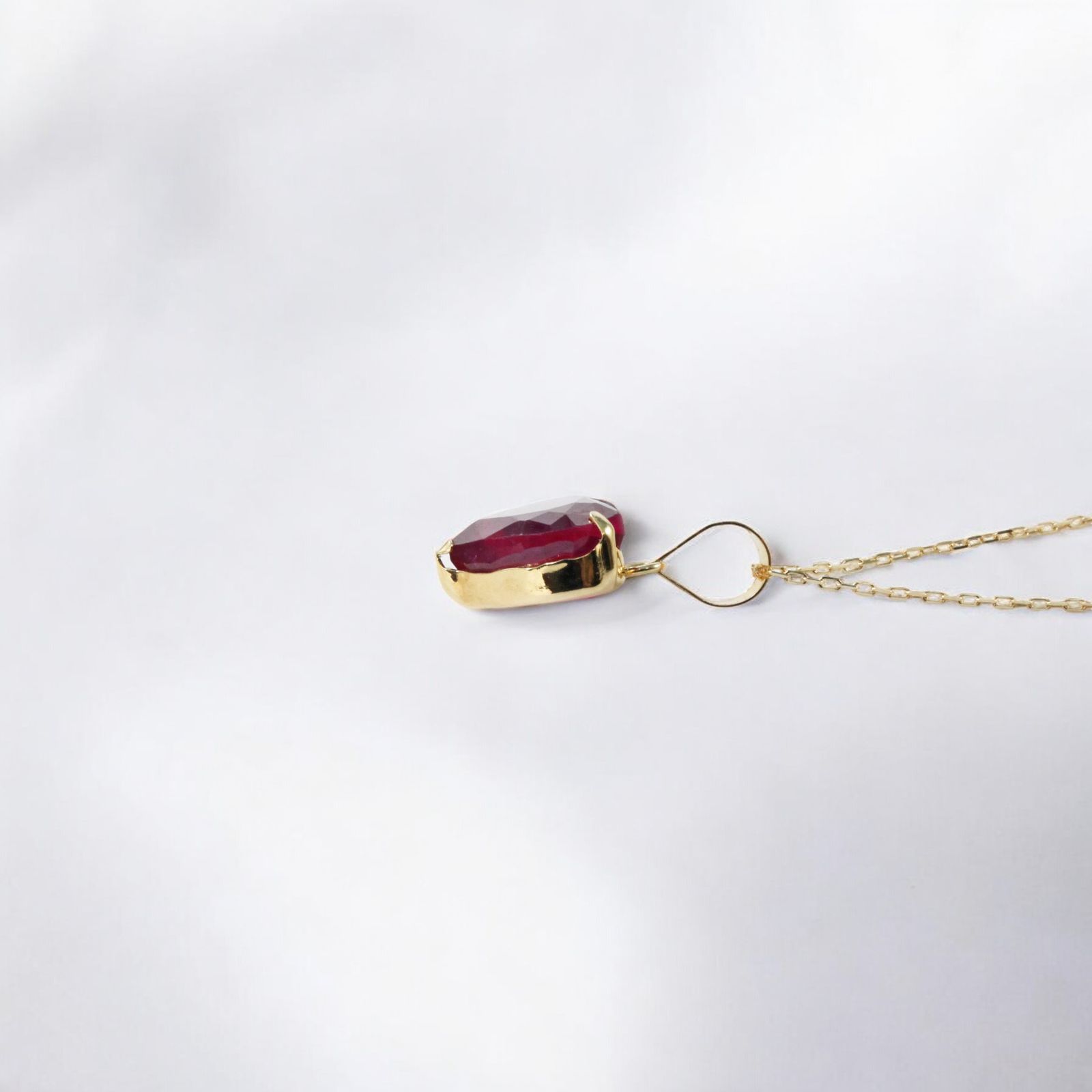 18金ルビーペンダントトップ ハートルビー約8.0mm（約2.5ct）超