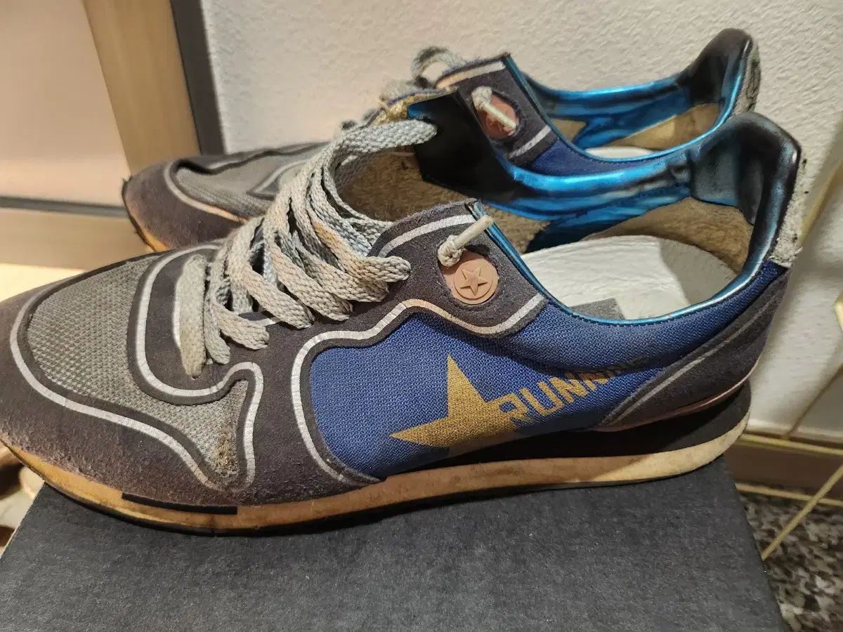 GOLDEN GOOSE ゴールデングース スニーカー RUNNING SOLE ランニング