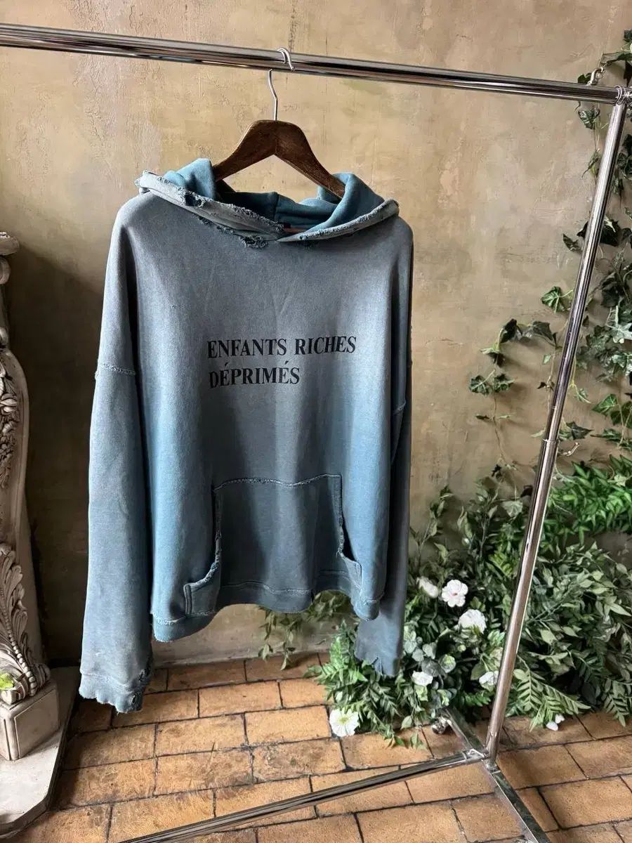 L エンパングリッシュデプライム フード付きTシャツ erd