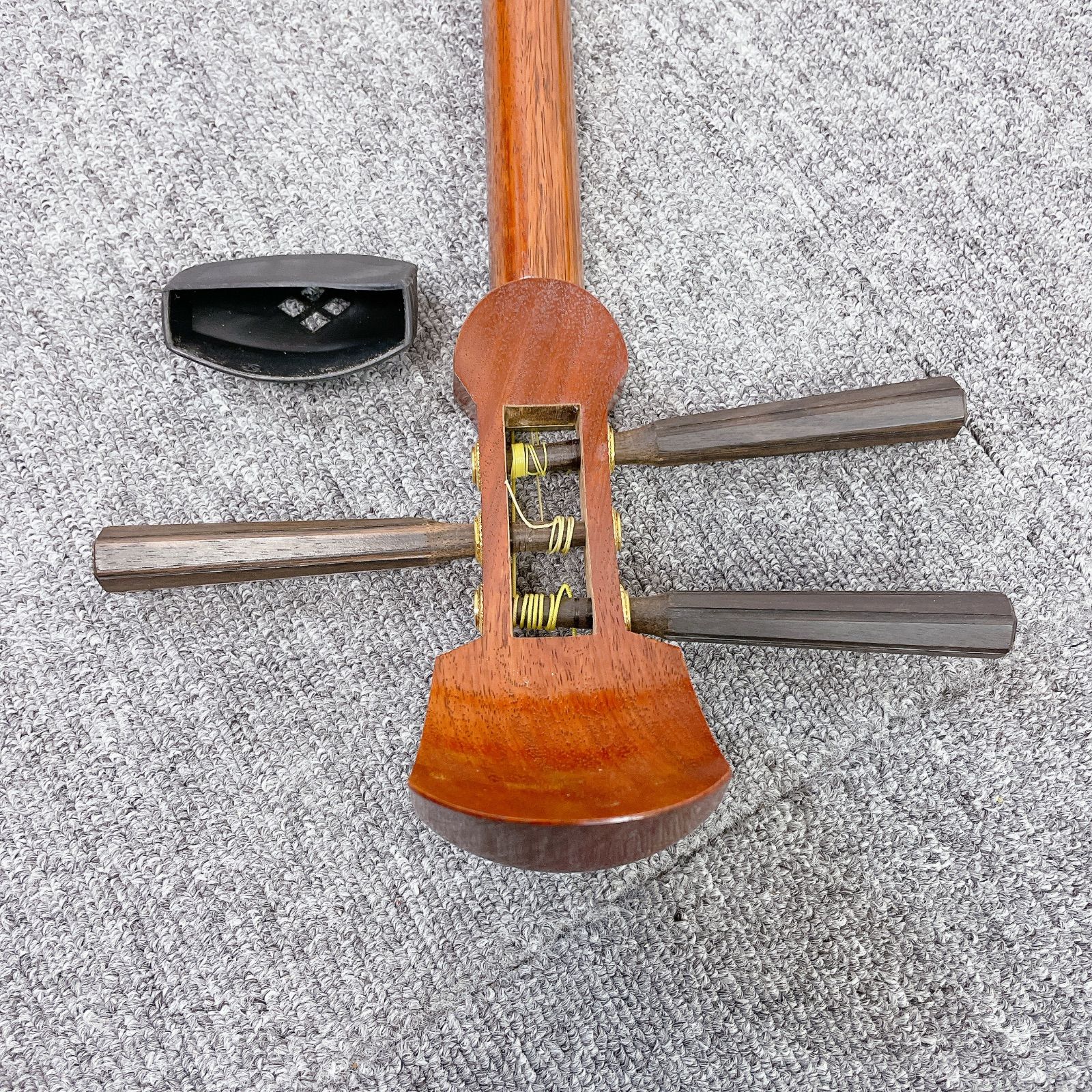 三味線 細棹 花梨 丸打胴 犬皮 平溝 和楽器 - メルカリ