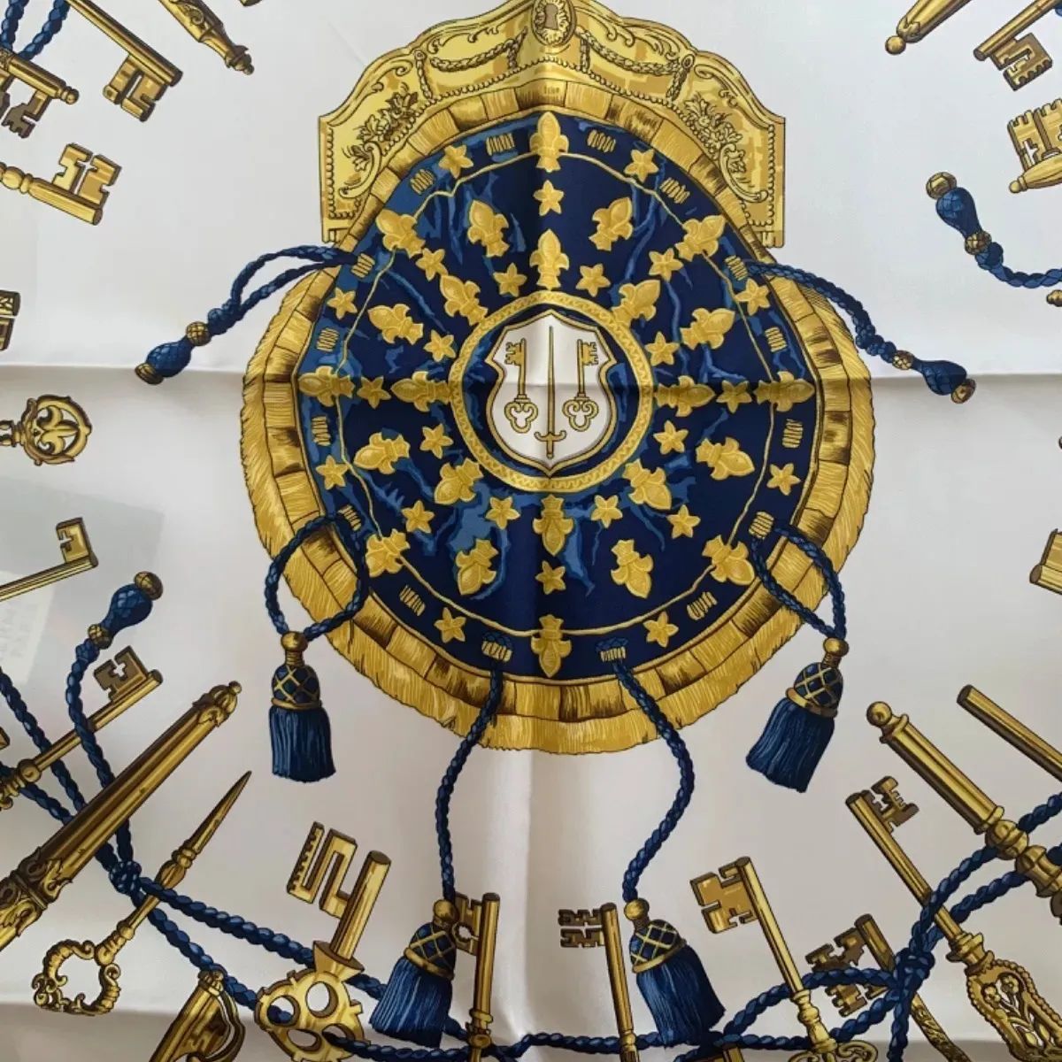 エルメス HERMES カレ90 鍵柄 レ・クレス HERMES(エルメス) Carres 90 ”LES CLES THE KEYS RARE” カレ 90