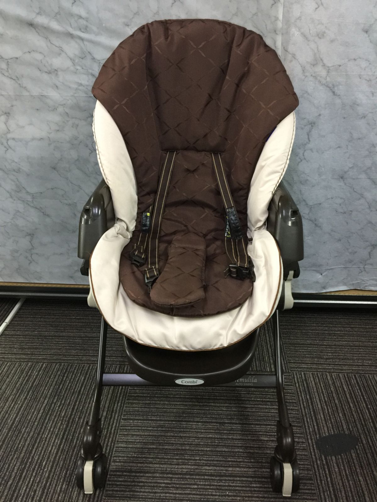 Y0902 電動ハイローチェア コンビ ネムリラ AUTO SWING BEDi Plus