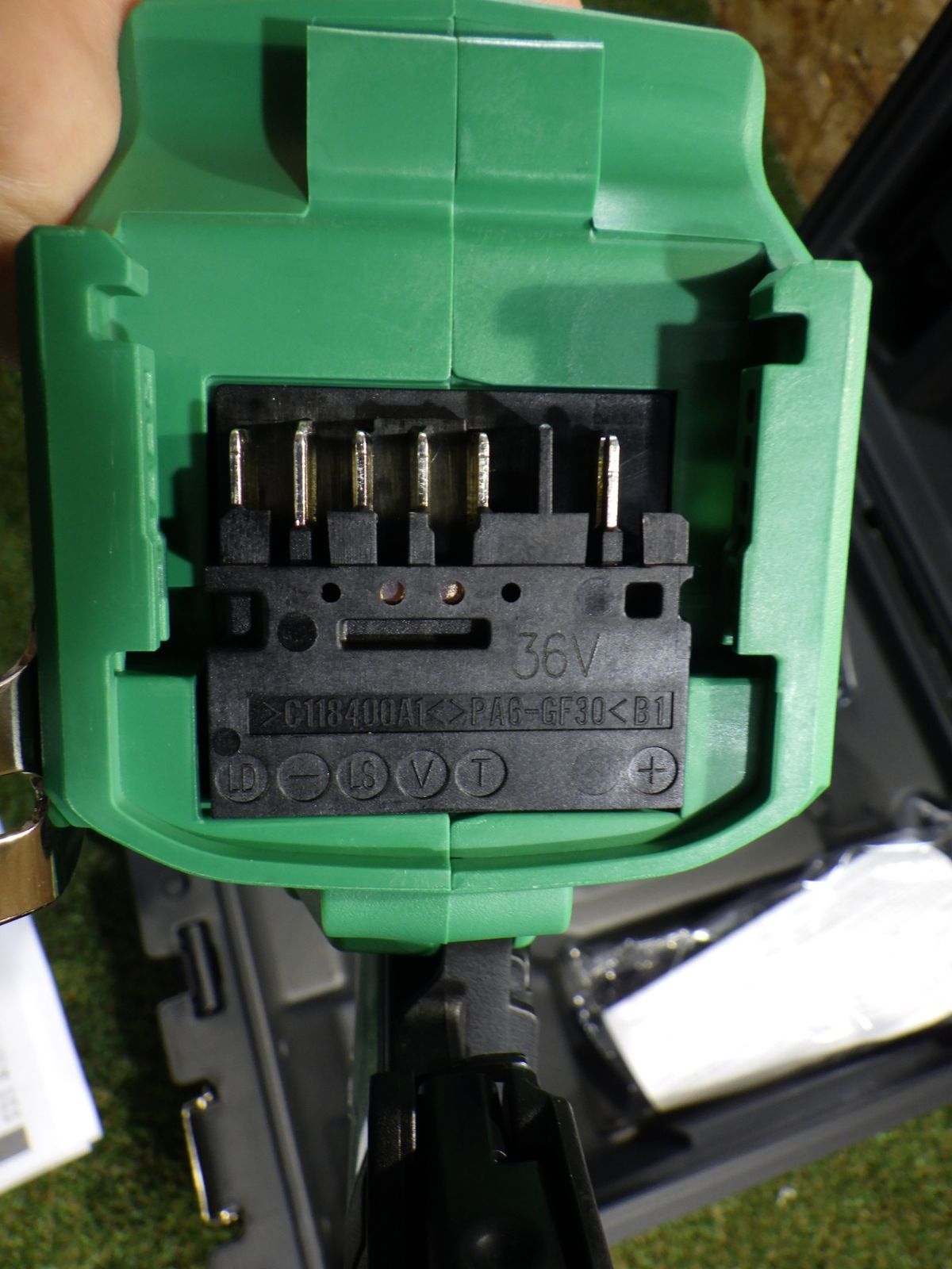 コードレス仕上釘打機