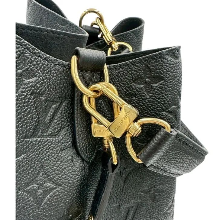 VUITTON
