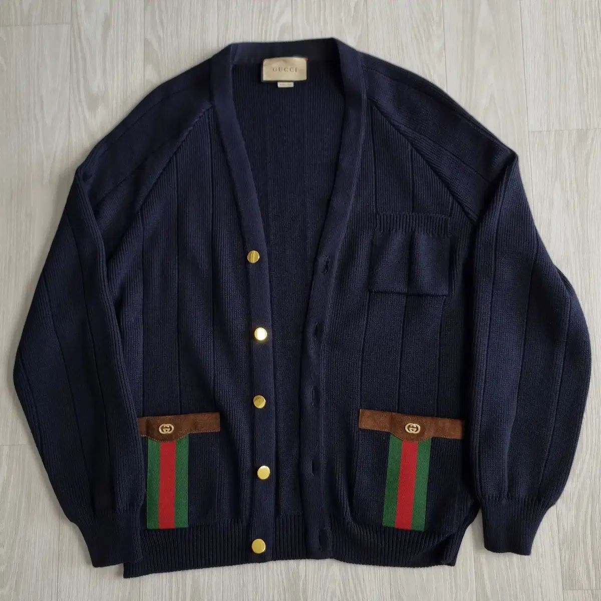 百貨店販売モデル GUCCI(グッチ) 3本線 ゴールド gg ロゴ カーディガン 