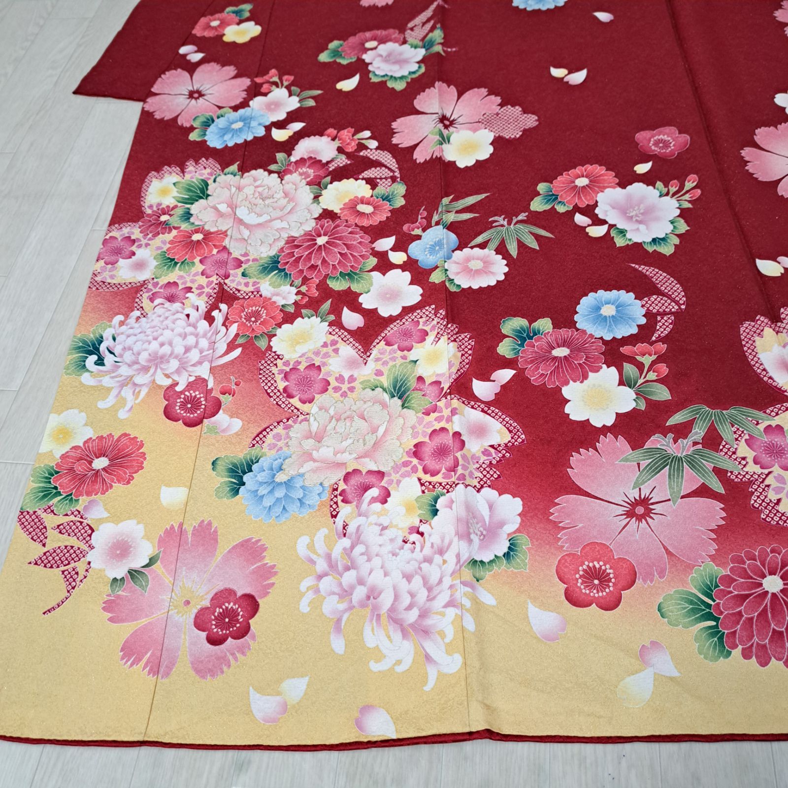 総絞り　橙色　正絹振袖　155cm　l235 安い 正統派古典 赤/ゴールド(金色) 牡丹柄 人気 定番 可愛い