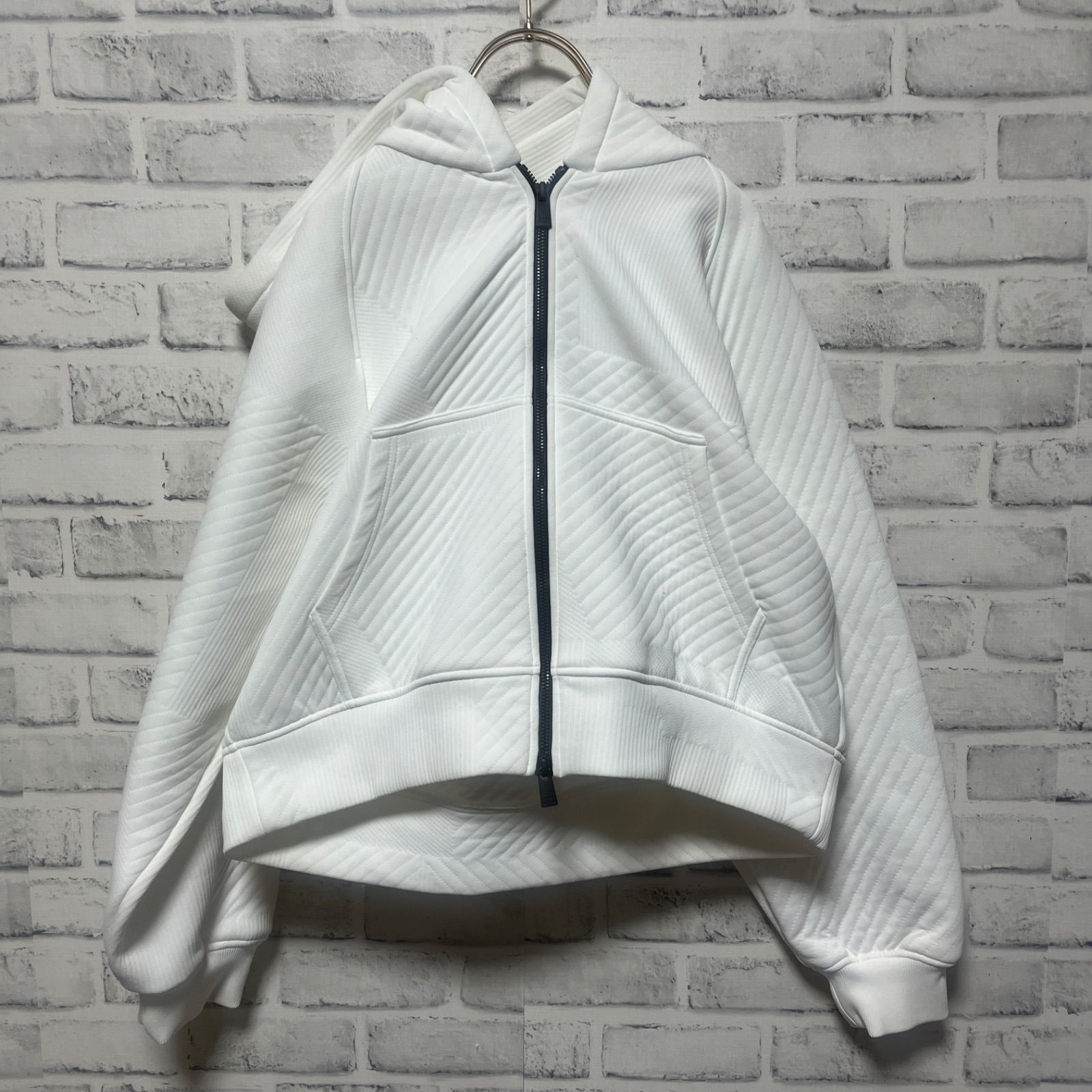 [美品] TATRAS JABBAH ジャバー フーディー ホワイト 2 美品] TATRAS JABBAH ジャバー フーディー ホワイト 2