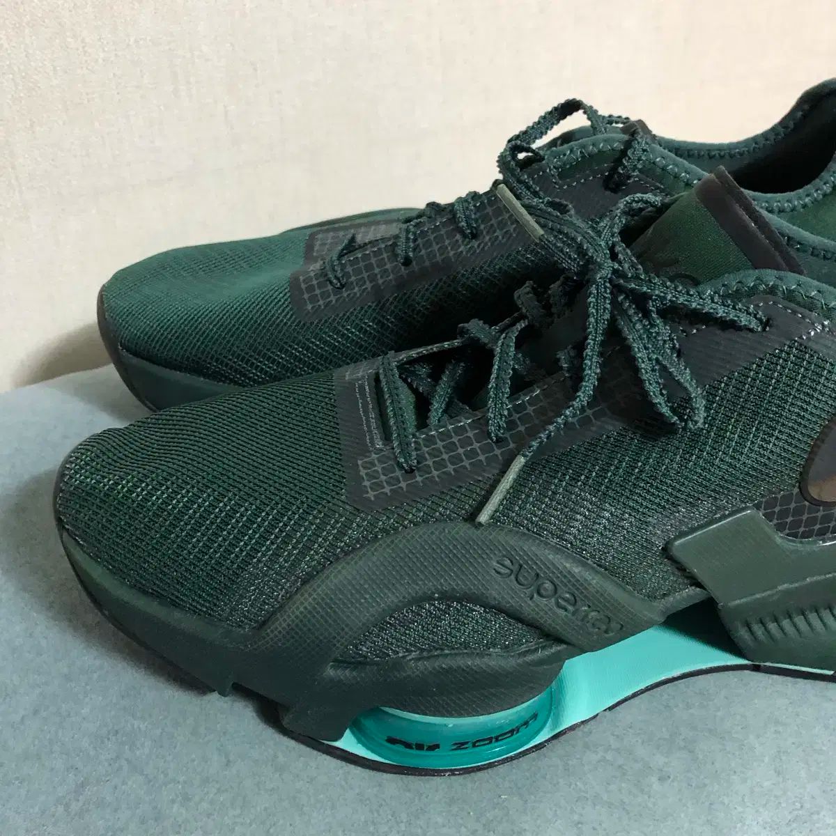 265 NIKE