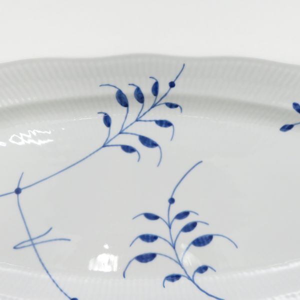 ロイヤルコペンハーゲン ブルーフルーテッドメガ フィッシュデッシュ