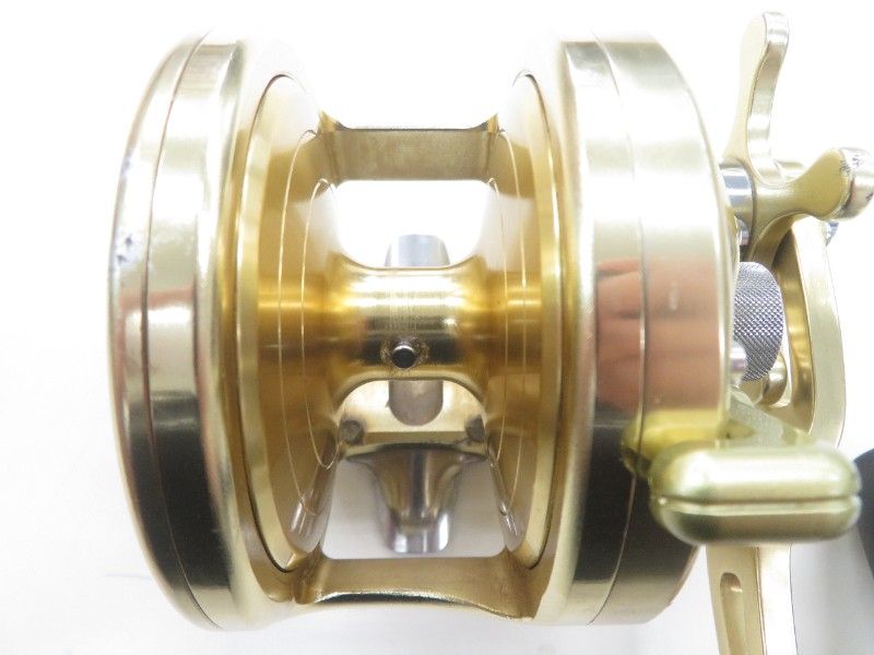 シマノ オシアジガー 4000HG ベイトリール 右ハンドル シマノ