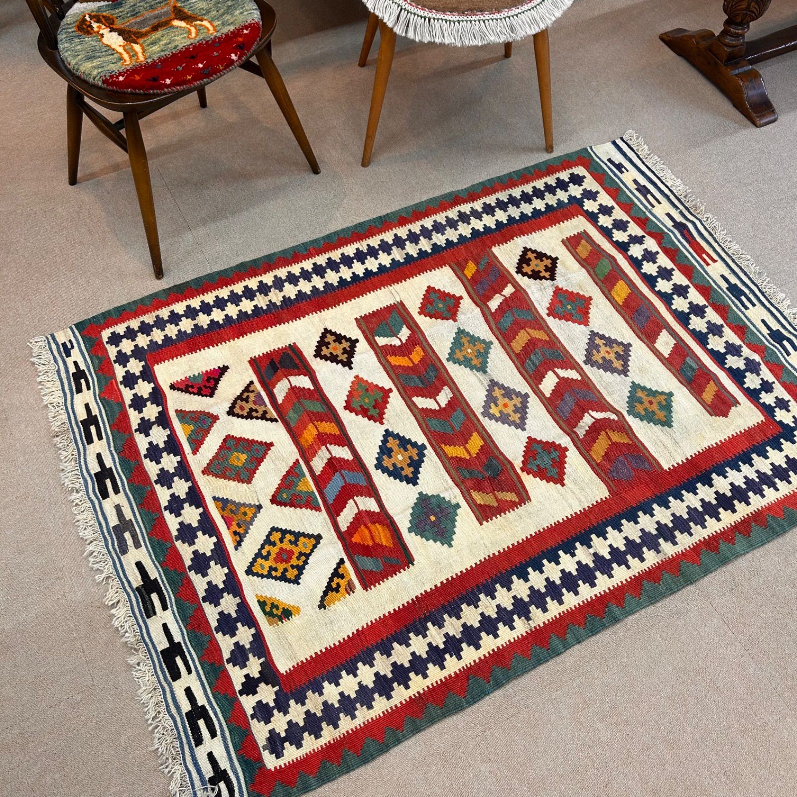 長期在庫 品 キリム イラン産 手織りカーペット ライオン 147×105cm インテリアラグ タペストリー アクセントラグ カバー チェリーベアキリム チェリーベアキリム100×150