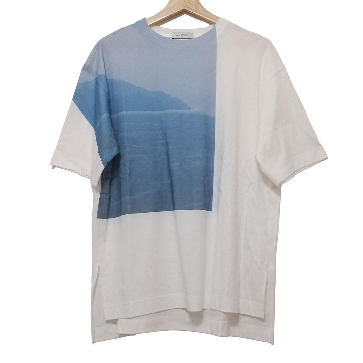 ADORE ブルー 半袖シャツ ADORE(アドーア) 半袖Tシャツ レディース美品 - 白×ブルーグレー