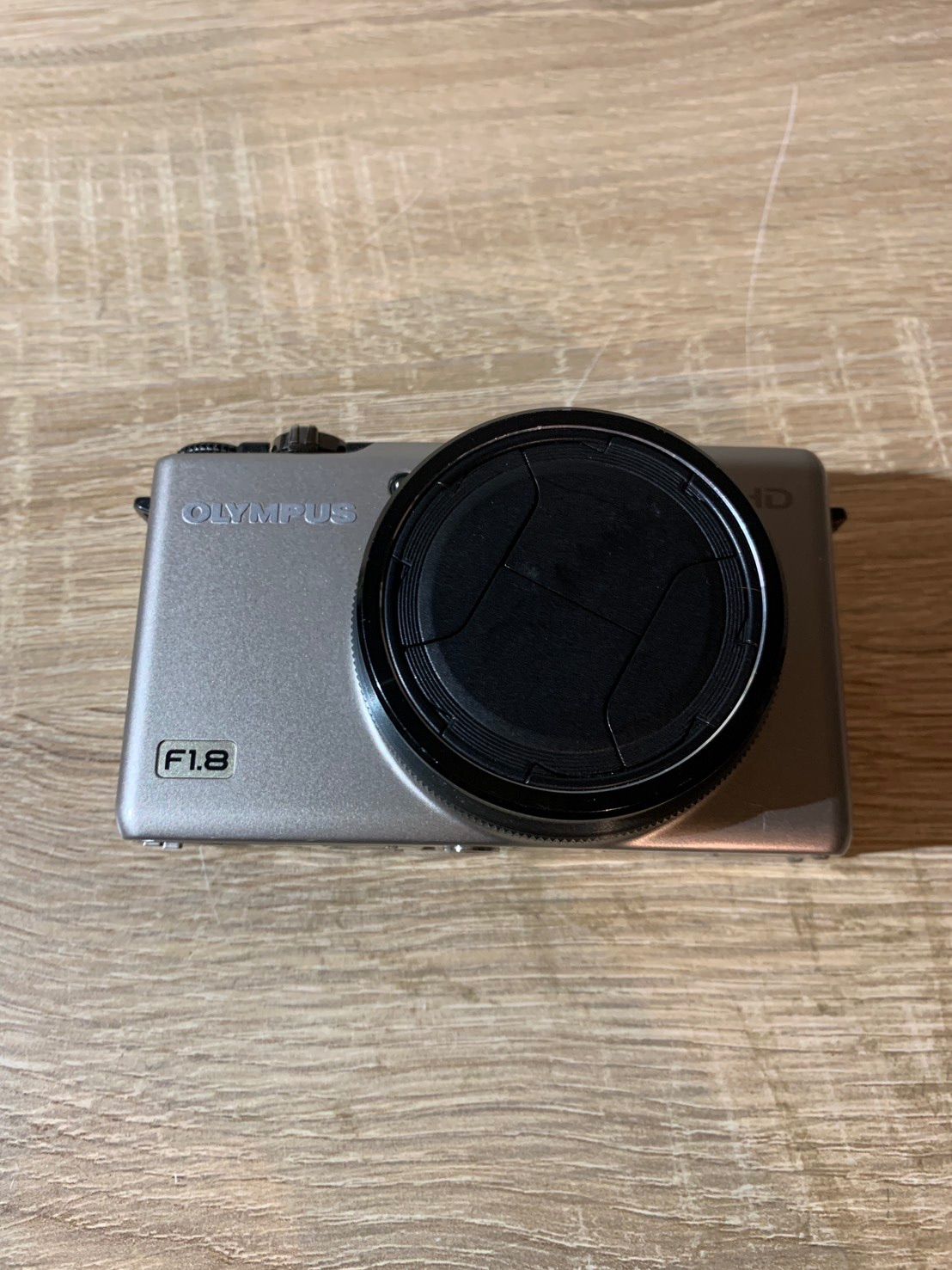 6089 OLYMPUS XZ-1 シルバー デジカメ 美品 - メルカリ