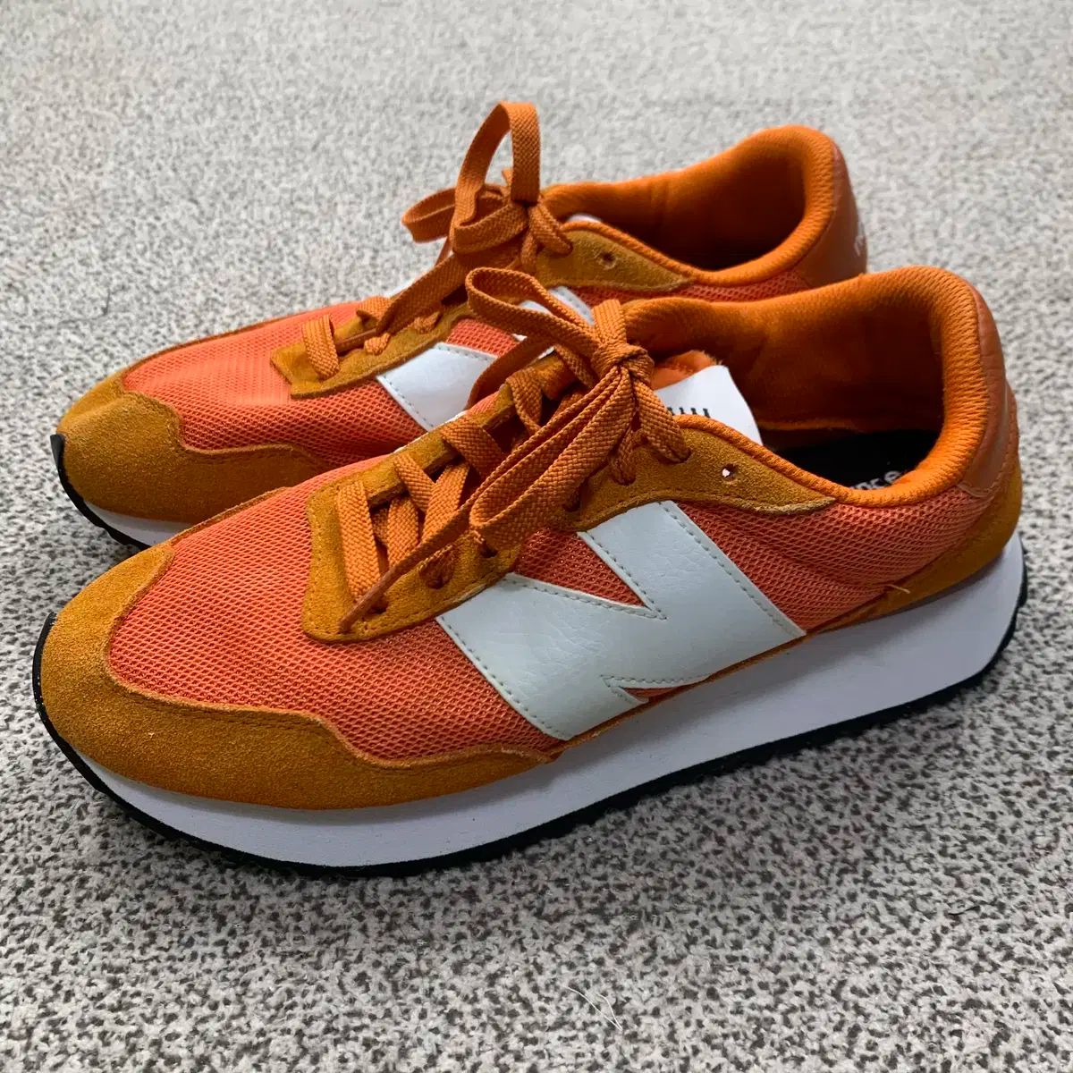 【雷市場（ポンジャン）商品韓国直送】 New Balance(ニューバランス) 237 ビンテージオレンジ スニーカー 260 250204