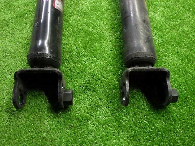 スカイライン リアショック 左右 CKV36 56210 JL00B E6210-JL00B 日産 250909204