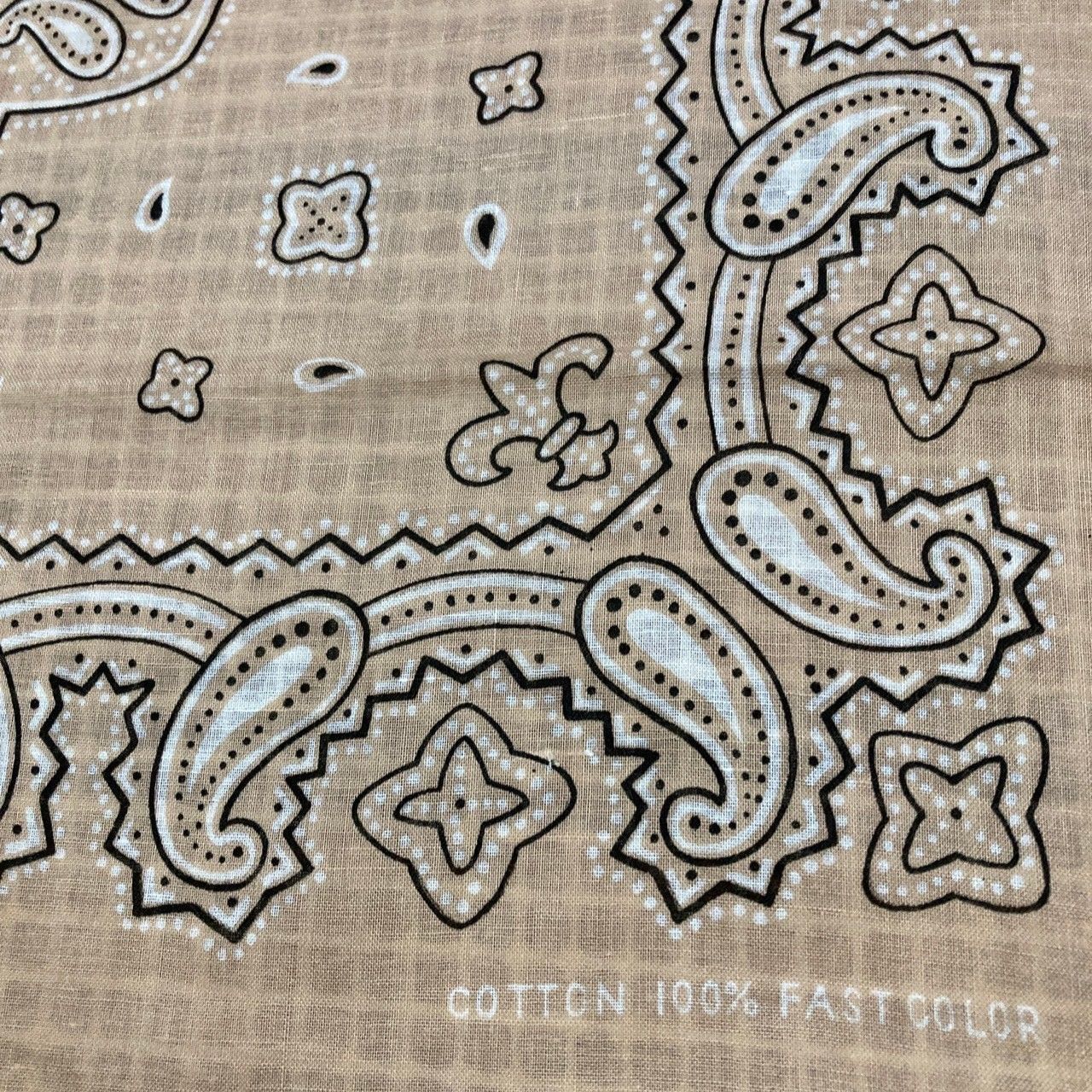⭐︎ バンダナ ベージュ ペイズリー 新品 アクセサリー 小物 メンズ