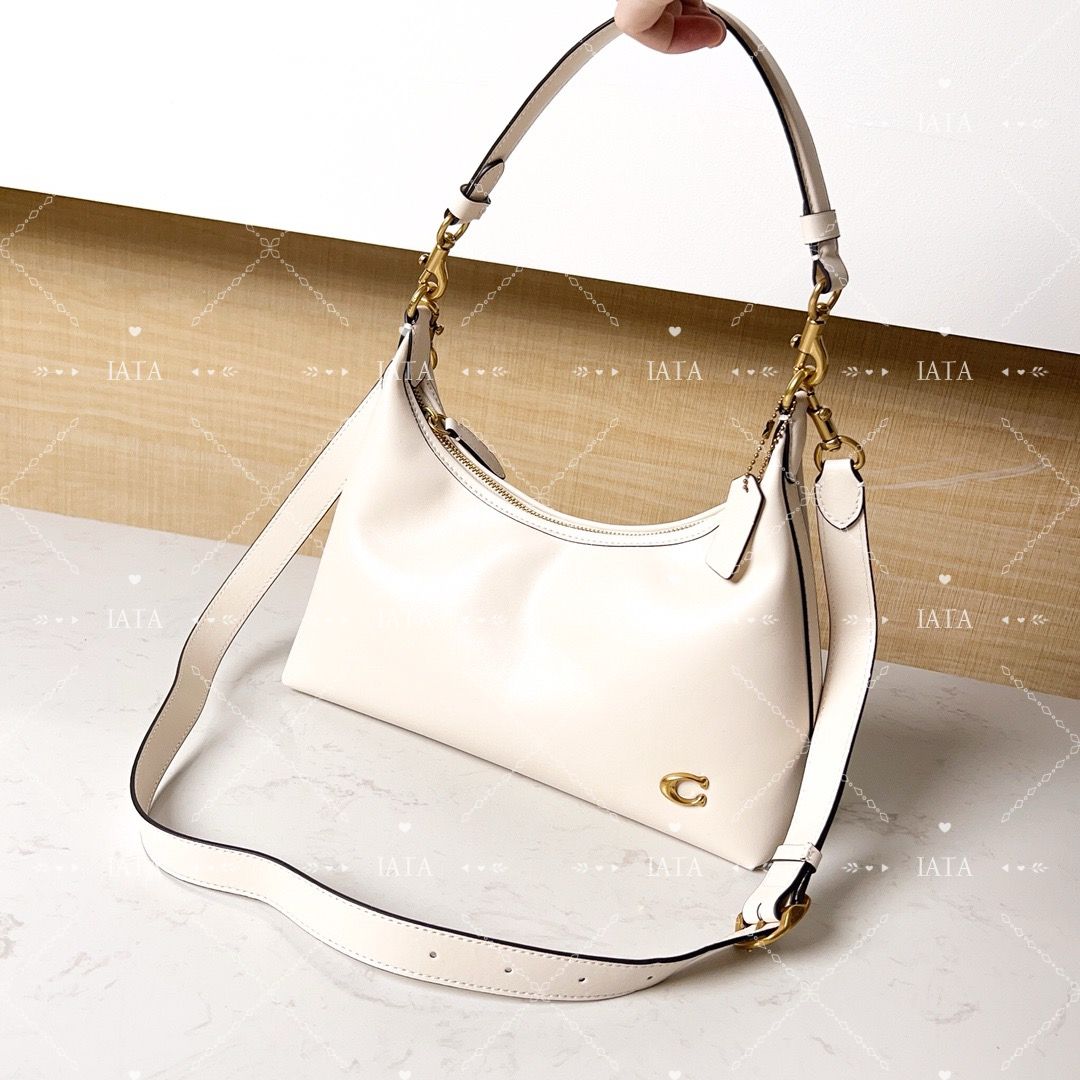 新品】COACH コーチCR981ジュリエット 脇下バッグ ホワイト - メルカリ 