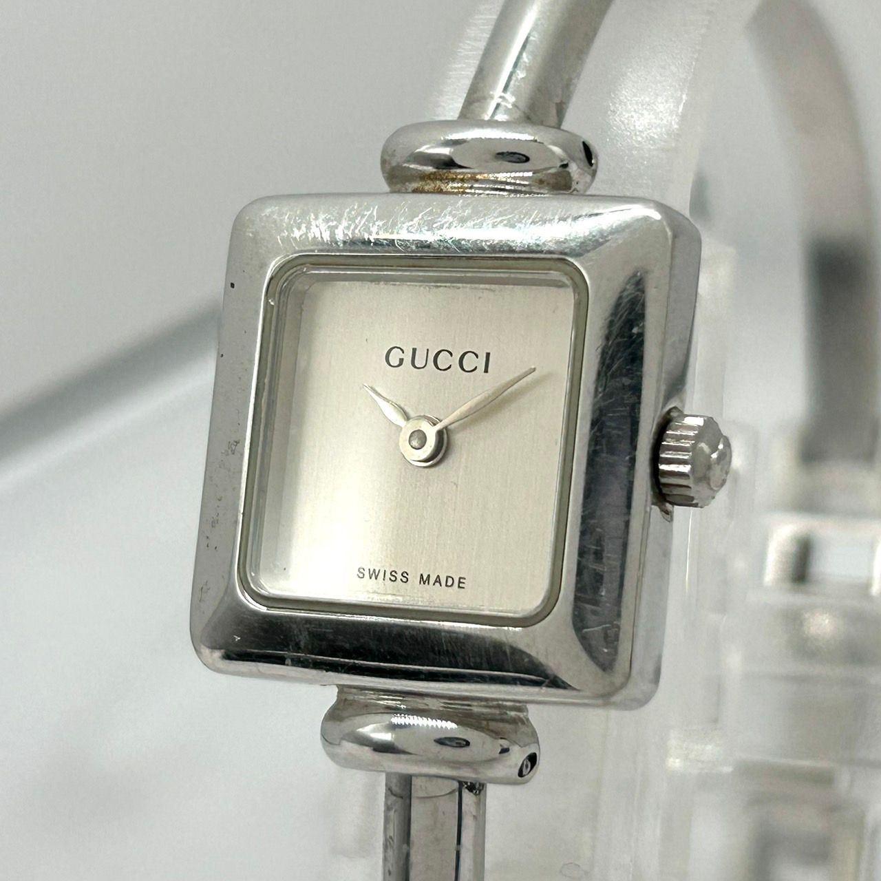 |電池交換済 GUCCI グッチ レディース 腕時計 1900L バングルウォッチ シルバー文字盤 スクエア クオーツ スイス製 3ATM防水 ヴィンテージ エレガント ドレスウォッチ ブレスレットウォッチ G5