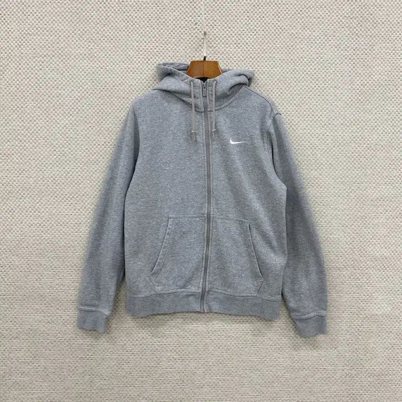 【雷市場（ポンジャン）商品韓国直送】 Nike(ナイキ） 刺繍ロゴ グレー 裏起毛 フード付き ジップアップパーカー 95 S05013